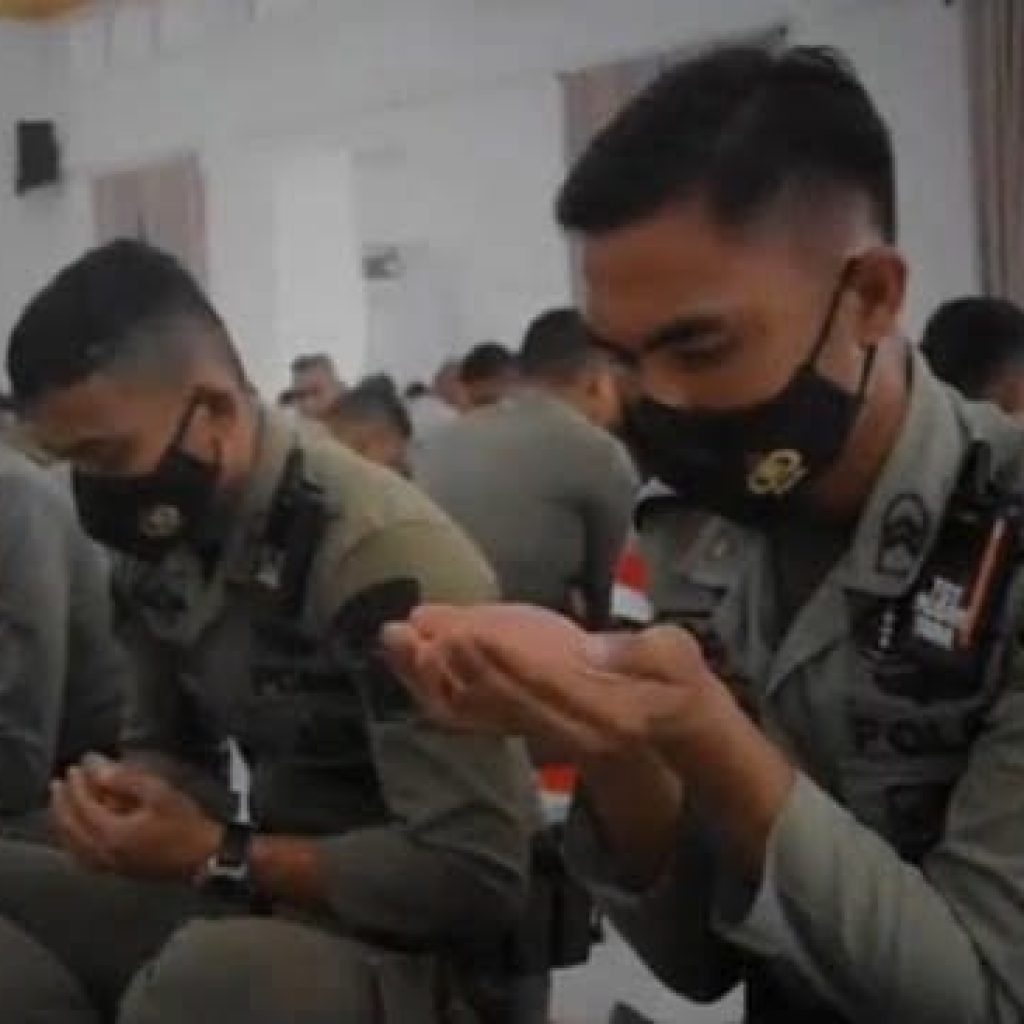 Brimob Riau Doa bersama untuk Personel Pam PON XX BKO Polda Papua