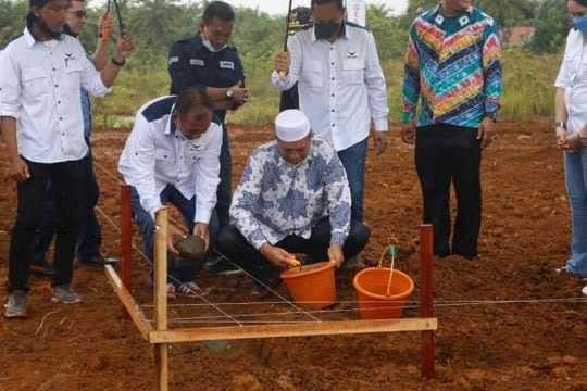 Bupati Hamsuardi Lakukan Peletakan Batu Pertama Pembangunan Perumahan Griya Elang Semesta 6