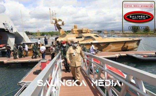 Menhan Prabowo Kunjungi KRI Golok Dan Tank Boat
