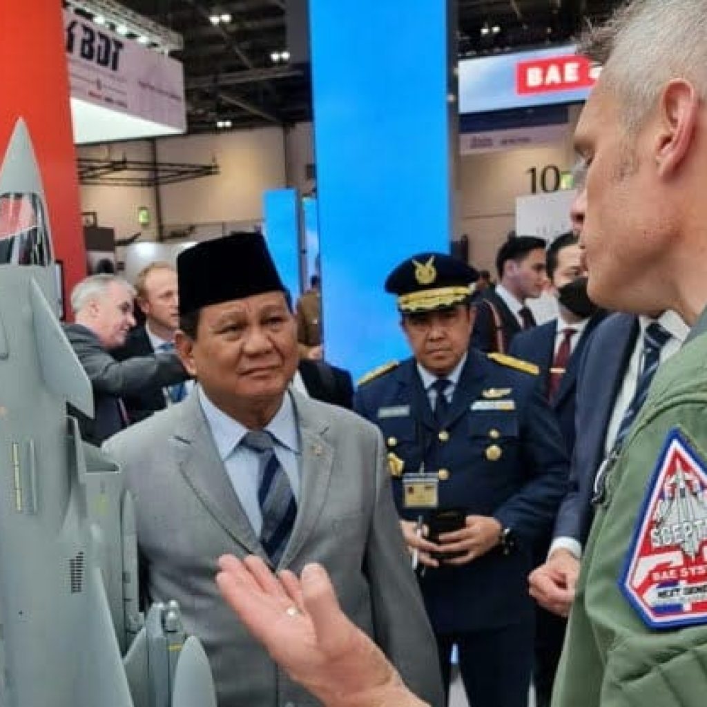 Menhan RI Prabowo Subianto Menghadiri Penandatanganan Kontrak Kapal Frigat TNI AL Type 31 antara PT PAL dan Babcock Internasional pada pameran DSEI di Inggris