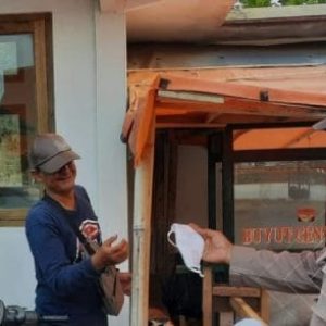 Sasar Pedagang Kaki Lima, Masker Gratis dan Ingatkan Prokes