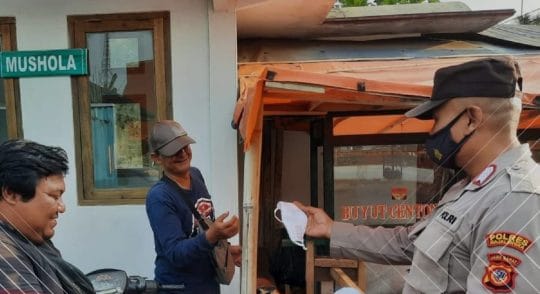 Sasar Pedagang Kaki Lima, Masker Gratis dan Ingatkan Prokes