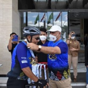 Bupati Shabela Sambut Finish Peserta Tour De Gayo 2021