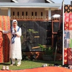 Di Galeri Batik Gelitik – Ketua TP Kota Lubuklinggau Terima Kunjungan Siswa SDIT Abdurrahman