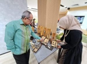 Perhiasan Kerajinan Karya Anak Bangsa Mulai Menggebrak Pasar Singapura