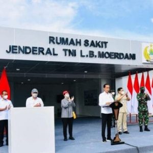 Presiden Jokowi Didampingi Menhan Prabowo Resmikan Rumah Sakit Modular Jenderal TNI L.B. Moerdani di Merauke