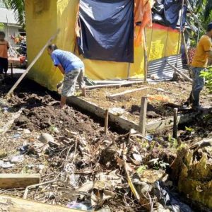Rumah Yang Berdindingkan Terpal di Nagari Muara Kiawai Akhirnya di Bedah