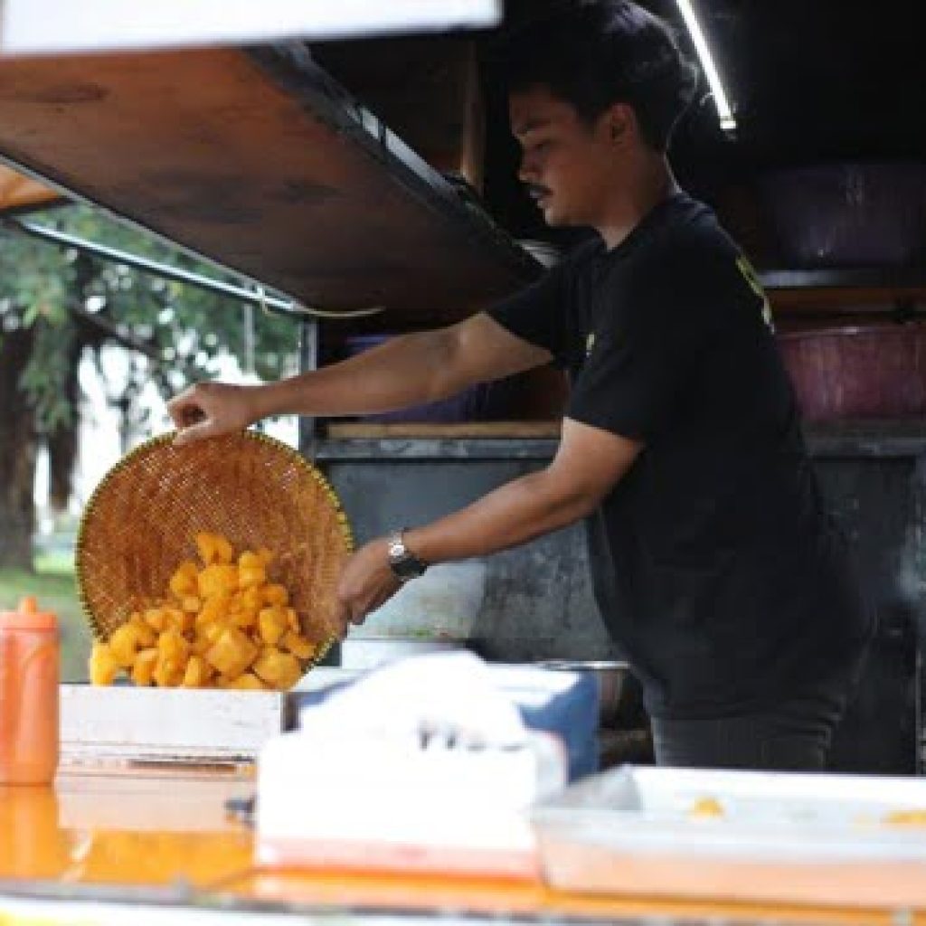 Singkong Meledak, Jajanan dari Bahan Tradisional dengan Rasa Modern