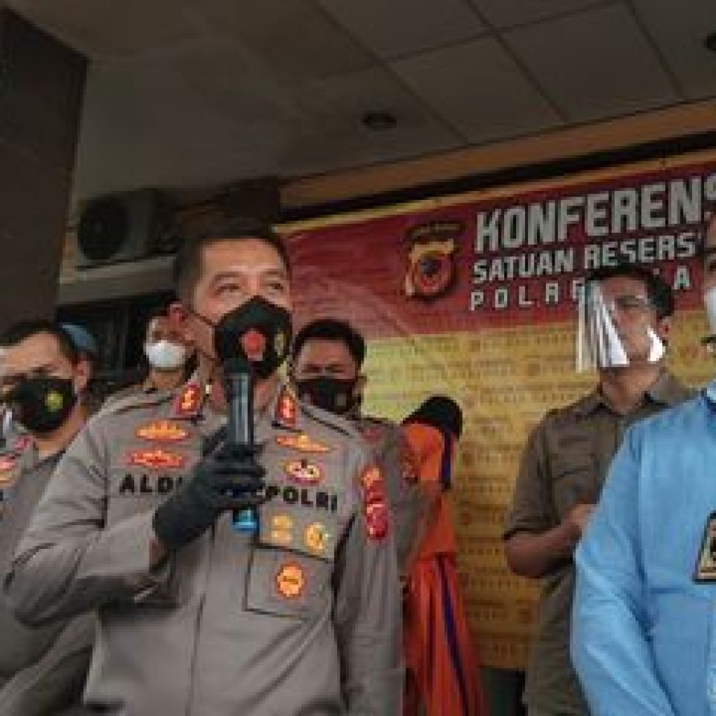 Berawal dari dendam sang istri kepada suami sendiri, Pembunuhan pemilik rumah makan Padang
