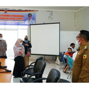 Bupati Eka Putra Ingatkan Masyarakat Yang Berurusan Harus Sudah Divaksin