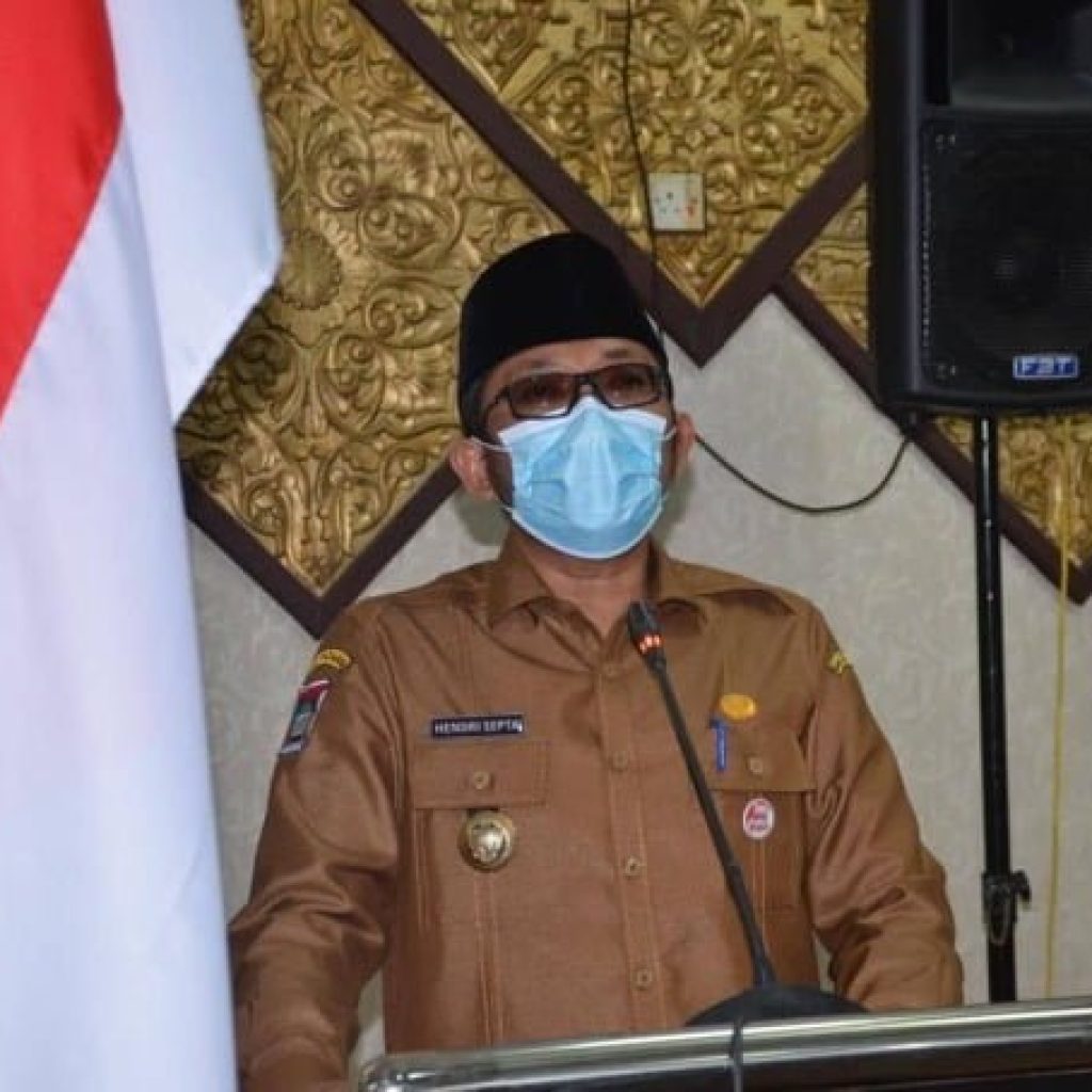 Wako Hendri Septa Sampaikan Ranperda Perubahan Atas Perda Tentang RPJMD 2019-2024 Kepada DPRD