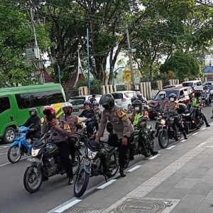 Antisipasi Gangguan, Polres Bukittinggi Gelar Patroli Skala Besar Saat Perayaan Natal
