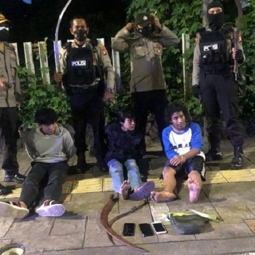 Beraksi Malam Natal, 5 Anggota Geng Motor Bercelurit Raksasa Diciduk