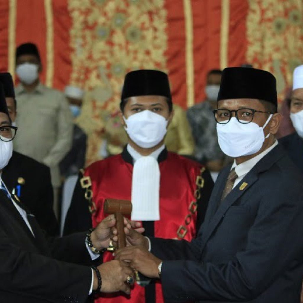 Erianto Resmi Dilantik Sebagai Ketua DPRD Pasbar - Sisa Masa Jabatan 2019-2024 - salingka media 1