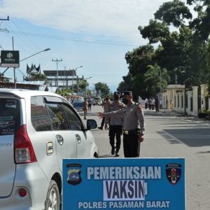Gerak Cepat Vaksinasi, Polres Pasaman Barat Gelar Sweeping Di Depan Kantor