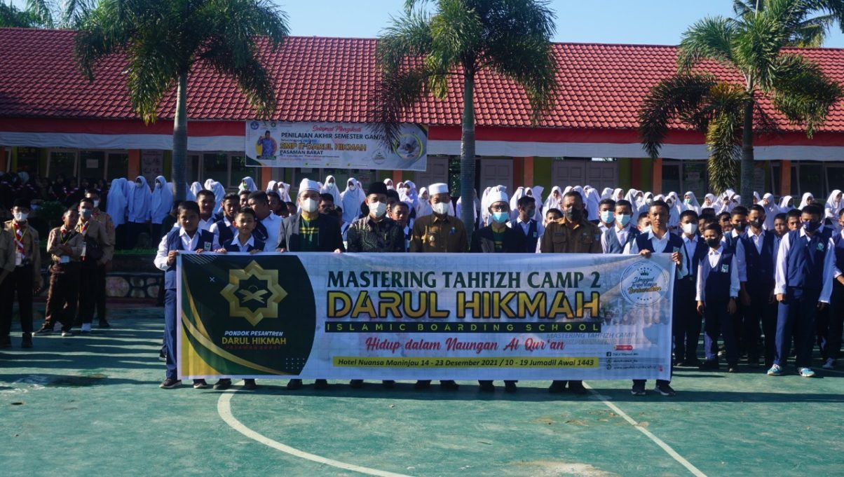 Lepas MTC II dan Mukhayyam Al-Qur'an SMP IT Darul Hikmah, Wabup Risnawanto Sampaikan Beberapa Pesan