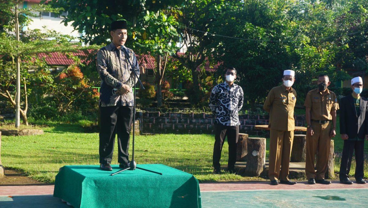 Lepas MTC II dan Mukhayyam Al-Qur'an SMP IT Darul Hikmah, Wabup Risnawanto Sampaikan Beberapa Pesan