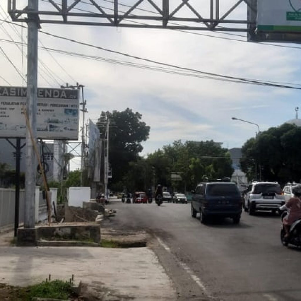 Maling Embat Komponen Traffic Light Simpang Sawahan Kota Padang