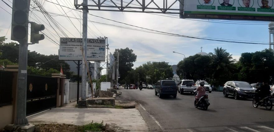Maling Embat Komponen Traffic Light Simpang Sawahan Kota Padang Maling Embat Komponen Traffic Light Simpang Sawahan Kota Padang