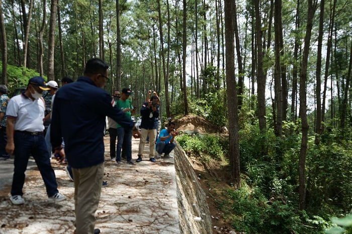 Memasuki Akhir Tahun, Bupati Tanah Datar Tinjau Pembangunan Ruas Jalan Memasuki Akhir Tahun, Bupati Tanah Datar Tinjau Pembangunan Ruas Jalan
