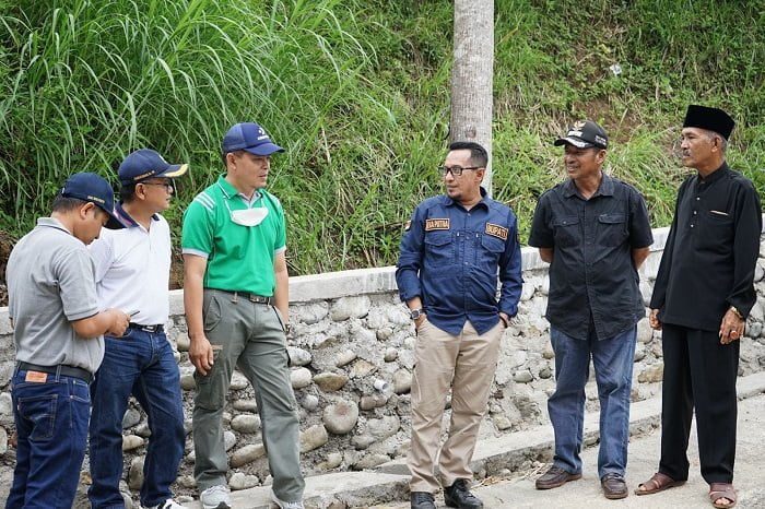 Memasuki Akhir Tahun, Bupati Tanah Datar Tinjau Pembangunan Ruas Jalan Memasuki Akhir Tahun, Bupati Tanah Datar Tinjau Pembangunan Ruas Jalan