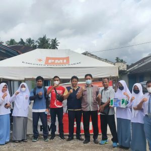 PMI, OSIS SMAN 1 dan SMKN Gunung Tuleh Kabupaten Pasaman Barat Peduli Korban Erupsi Gunung Semeru