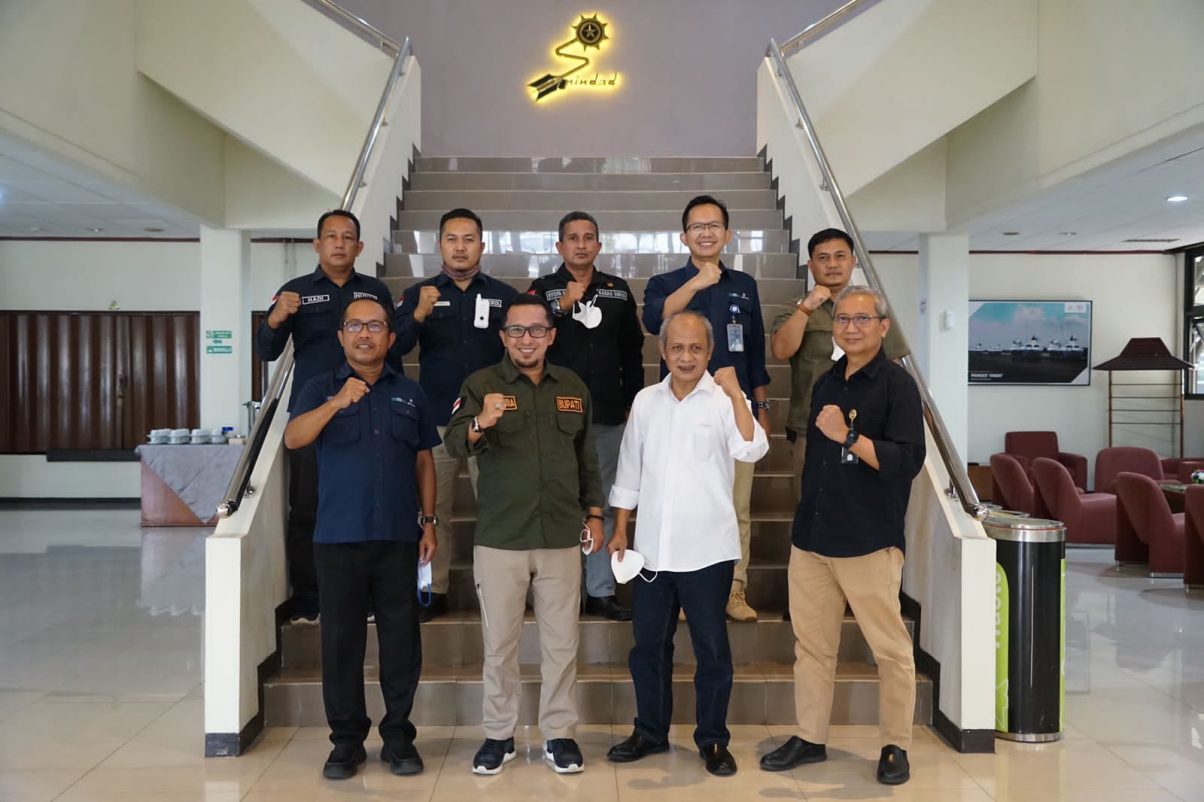 Bangga Buatan Indonesia, Bupati Tanah Datar Kunjungi PT. Pindad Persero di Bandung