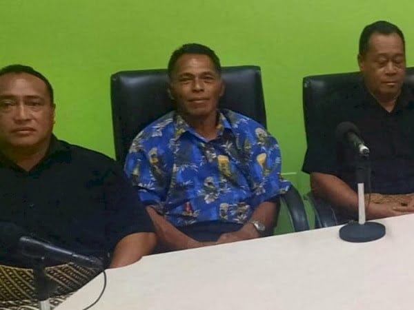 Dipuji Sebagai Aquaman, Bertahan Hidup 27 Jam di Laut Usai Tsunami di Tonga Dipuji Sebagai Aquaman, Bertahan Hidup 27 Jam di Laut Usai Tsunami di Tonga