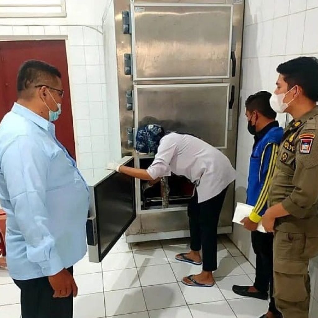 Almarhumah Ibu Paruh Baya yang Terlantar, Tetangga Meilhat di Medsos dan Beritahu Suami yang Sudah Seharian Mencarinya