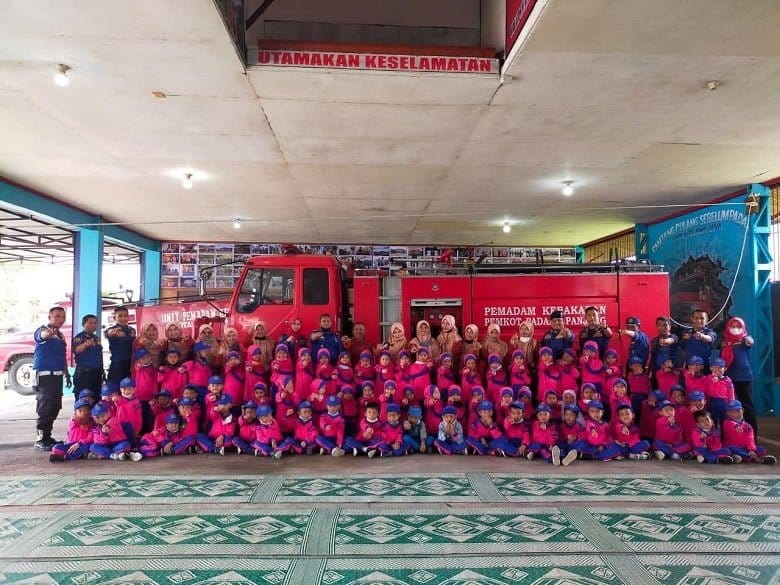 Damkar Sosialisasikan Bahaya Kebakaran kepada Anak Usia Dini