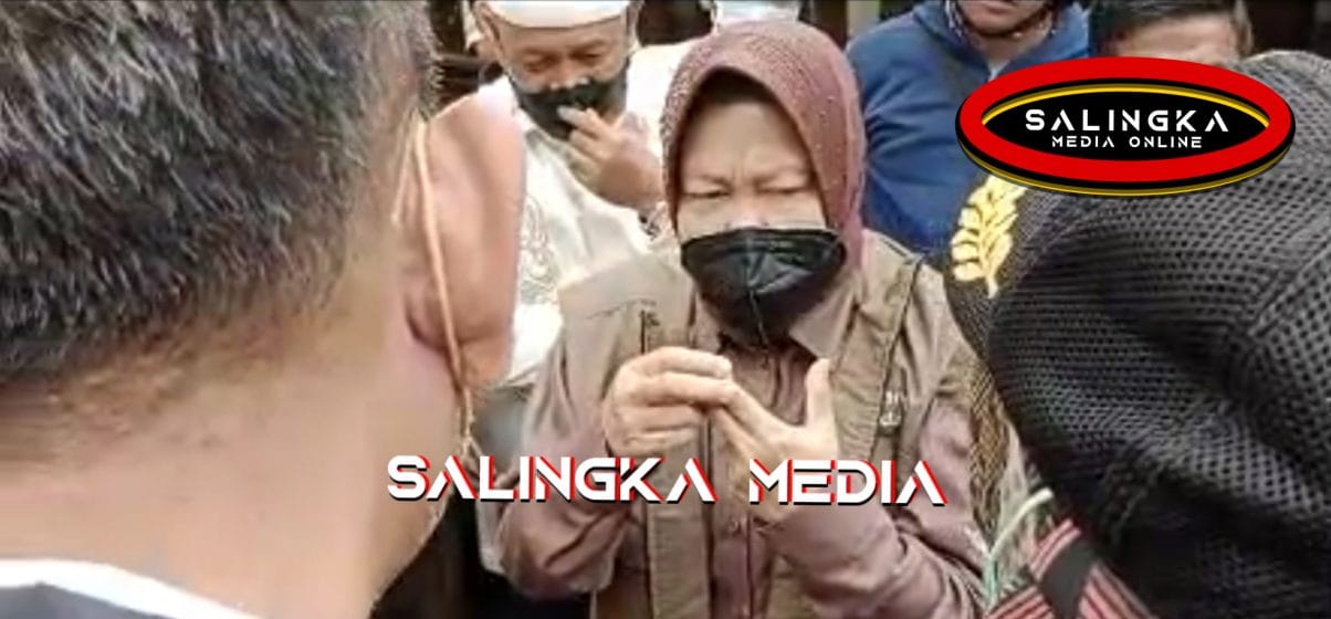 Kunjungi Pasbar, Risma Janji Bangun Lumbung Sosial bagi Korban Gempa