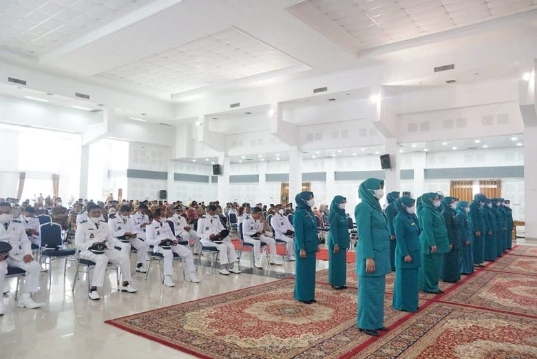 Lantik 20 Wali Nagari, Bupati Tanah Datar Harap Wali Nagari Rangkul Seluruh Elemen untuk Turut Membangun Nagari