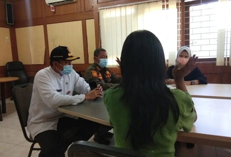 Laporan Warga yang Merasa Resah, Enam Waria Dari Dalam Kamar Kos-kosan Berhasil Diamankan