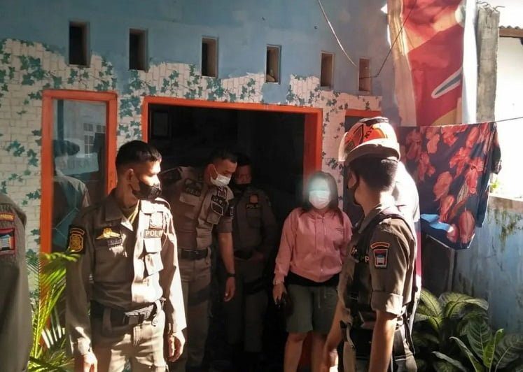 Razia Salon dan Panti Pijat Di Kota Padang, 16 Wanita dan 3 Laki-laki Diamankan