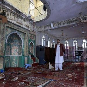 Aksi Bom Bunuh Diri Saat Sholat Jumat di Masjid di Peshawar, Pakistan Menewaskan Sedikitnya 58 Orang dan Melukai Hampir 200 Orang