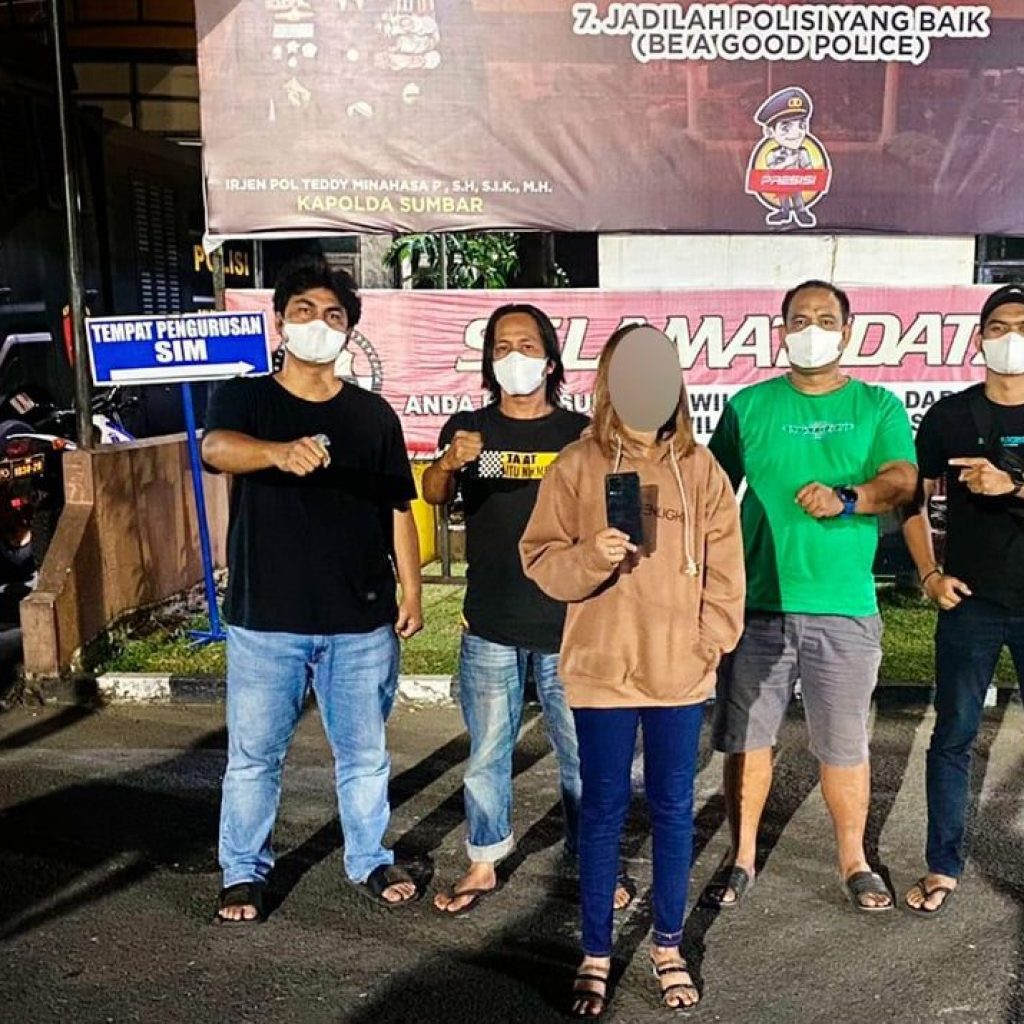 Berawal dari Aplikasi Michat, Wanita Muda diciduk Tim Klewang Polresta Padang Karena Mencuri Handphone di Sebuah Kamar Hotel