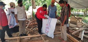 Bersama PMI, Yayasan Care Peduli Salurkan Alat Pertukangan Bantu Korban Gempa Pasbar