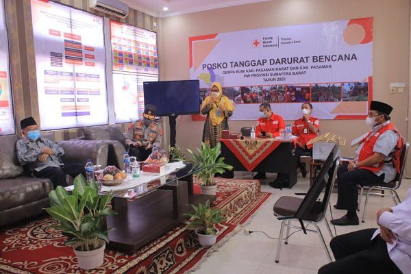Ketua PMI Laporkan Kondisi Pasca Gempa dan Usulan Kebutuhan di Pasbar Ke Ketua Umum PMI Jusuf Kalla - salingkamedia