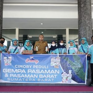 PT. Cimory Group Sumbang 500 Karton Susu untuk Korban Gempa Pasaman dan Pasaman Barat