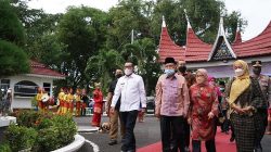 Sentra Tenun Lintau Buo Dikunjungi Jusuf Kalla bersama Istri - salingka media