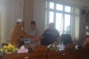 DPRD Pasbar Laksanakan Rapat Paripurna Penyampaian Nota Pengantar LKPJ Bupati Pasbar 2021