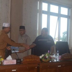 DPRD Pasbar Laksanakan Rapat Paripurna Penyampaian Nota Pengantar LKPJ Bupati Pasbar 2021