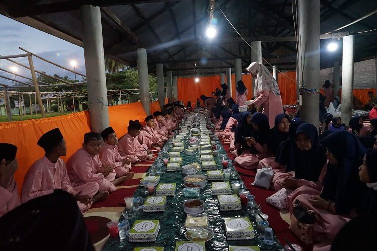 Hadiri Pemberian Santunan di Taluak, Bupati Tanah Datar Sampaikan Apresiasi dan Terima Kasih
