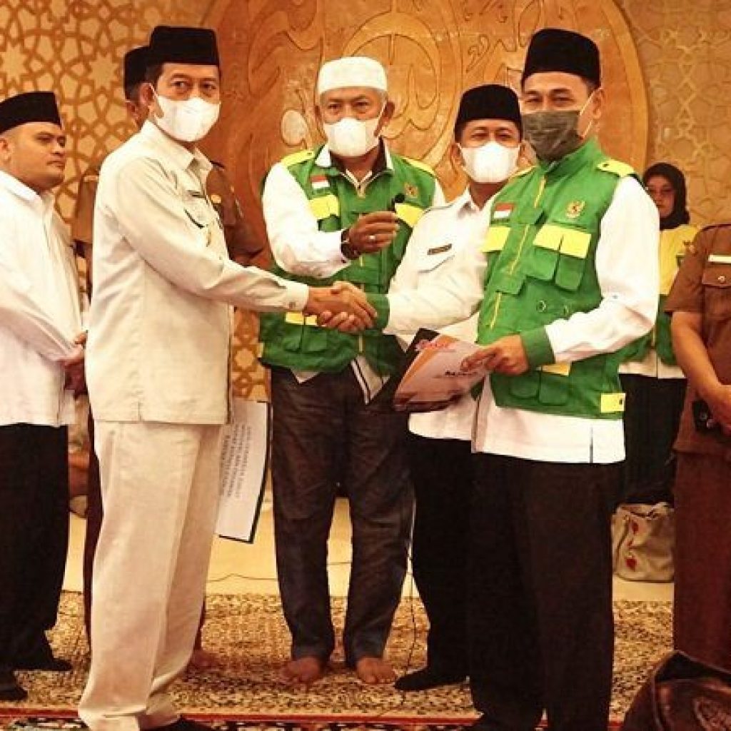 Pemda Pasbar Melalui Baznas Serahkan Zakat Konsumtif Kepada 4.034 Mustahik