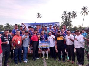 Resmi Tutup Open Turnamen POMP CUP 1 Muara Mais 2022, Wabup Risnawanto : Turnamen Ini Ajang Gali Potensi Generasi Muda