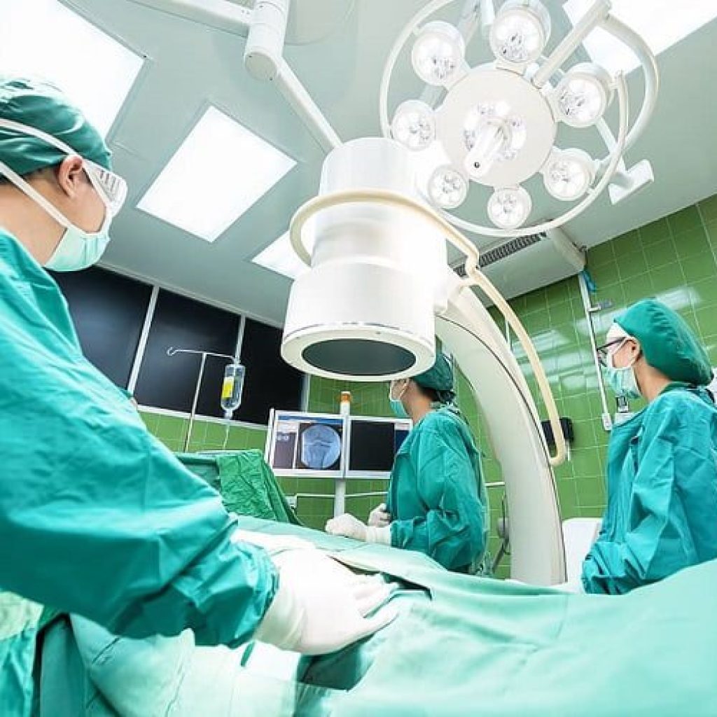 kenapa Baju Dokter Bedah Berwarna Hijau