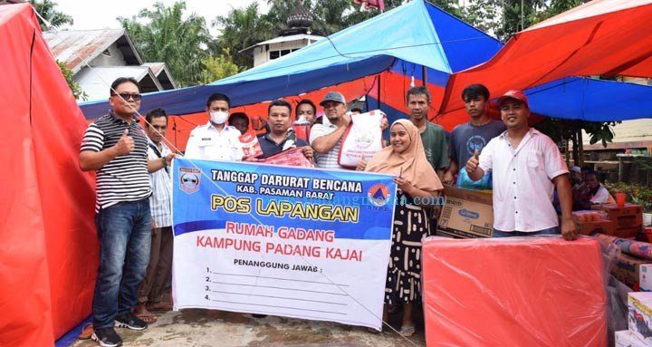 Peduli Korban Gempa, Sekretariat DPRD Pasaman Barat Salurkan Bantuan Logistik Ke Nagari Kajai