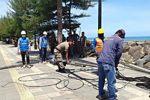 20 Titik Kontak Listrik Ilegal Kawasan Pantai Padang Dibongkar Tim Gabungan