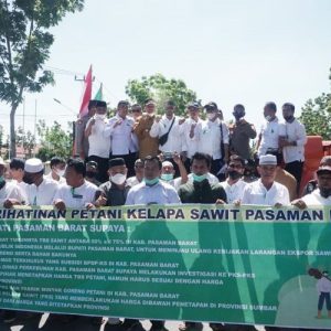 Apkasindo Pasbar Tuntut Kenaikan Harga Sawit, Bupati Hamsuardi : Ini akan kita Sampaikan ke Pemerintah Pusat