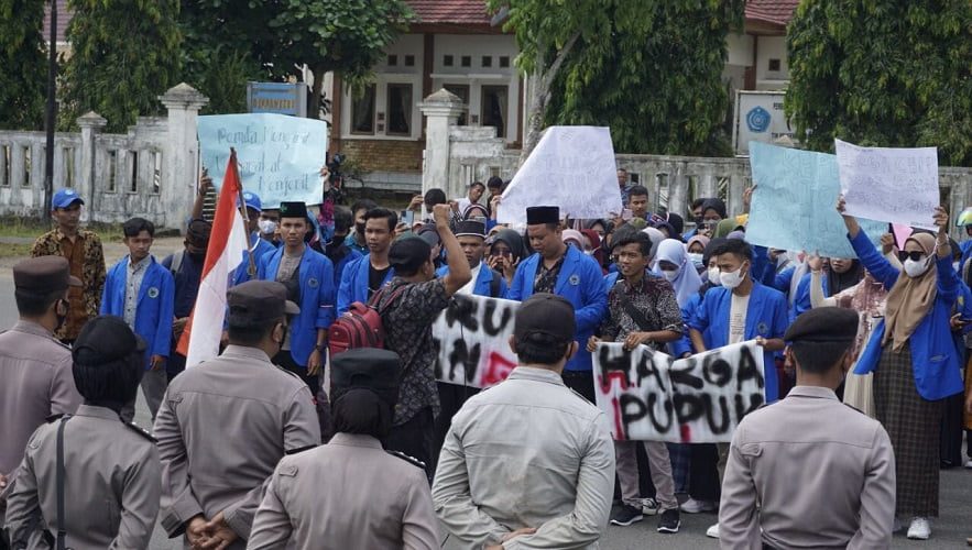 Bupati Hamsuardi Jawab 5 Tuntutan Aliansi Mahasiswa Pasbar